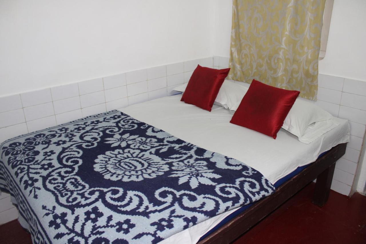 Balaji Guest House Puduccseri Kültér fotó